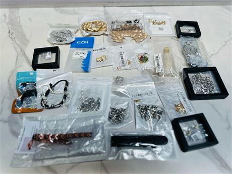 Bundle of Jewelry Pieces