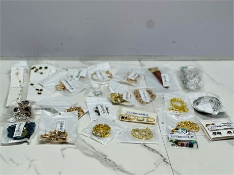 Bundle of Jewelry Pieces