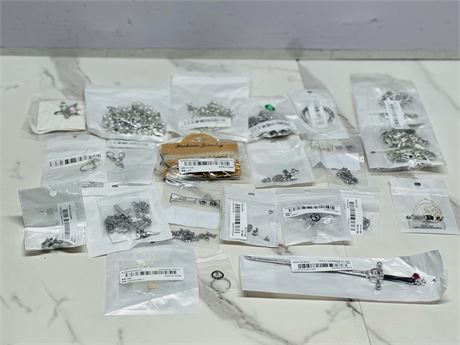 Bundle of Jewelry Pieces