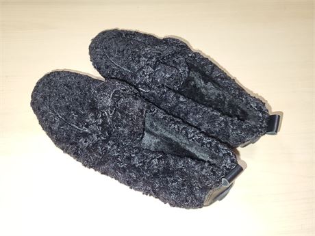 Black Fuzzy Slippers