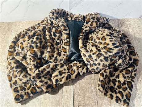 (L) Leopard Print Faux Fur Jacket
