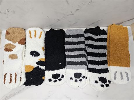 Lot of 6 Fuzzy Animal Paw Socks One Size