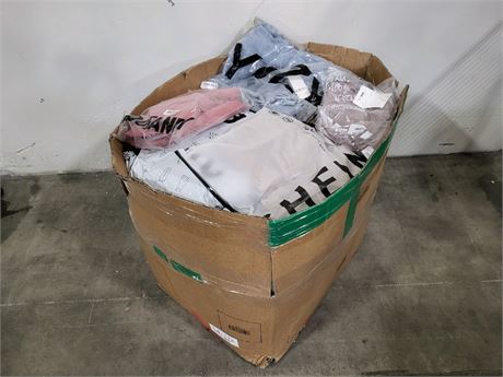 Box of  miscellaneous clothing (100pcs)