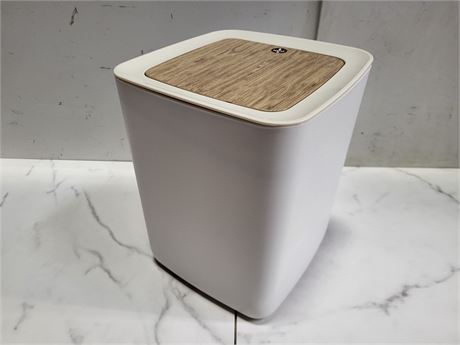 Modern Trash Bin