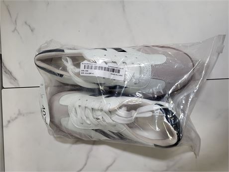 (Size 7.5) Womens Casual Walking Sneakers