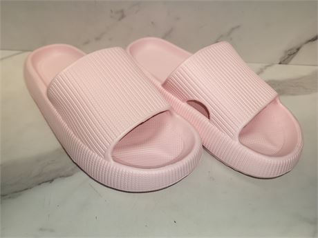 Approx Size 6 Or 7 Pink Slide Sandals
