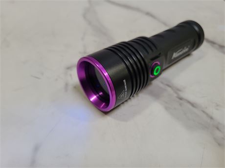 Alonefire LED Flashlight