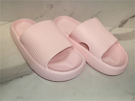 Approx Size 6 Or 7 Pink Slide Sandals