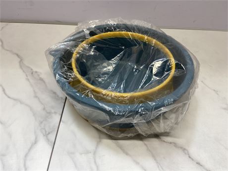 Set of Mixing Bowls