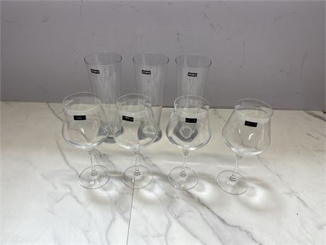 Set of Glassware